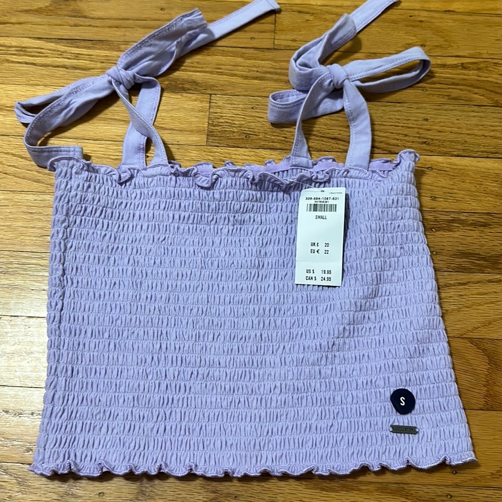 Hollister size small